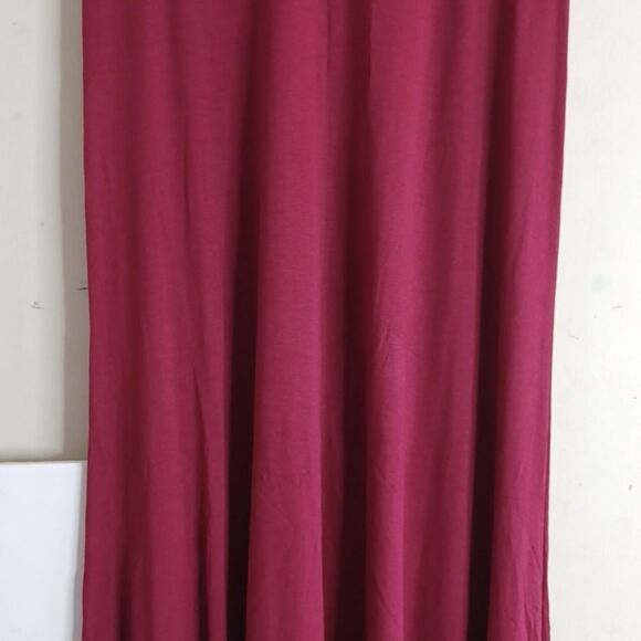 MARCELLE Elegant Red Maxi Skirt - Picture 5 of 10